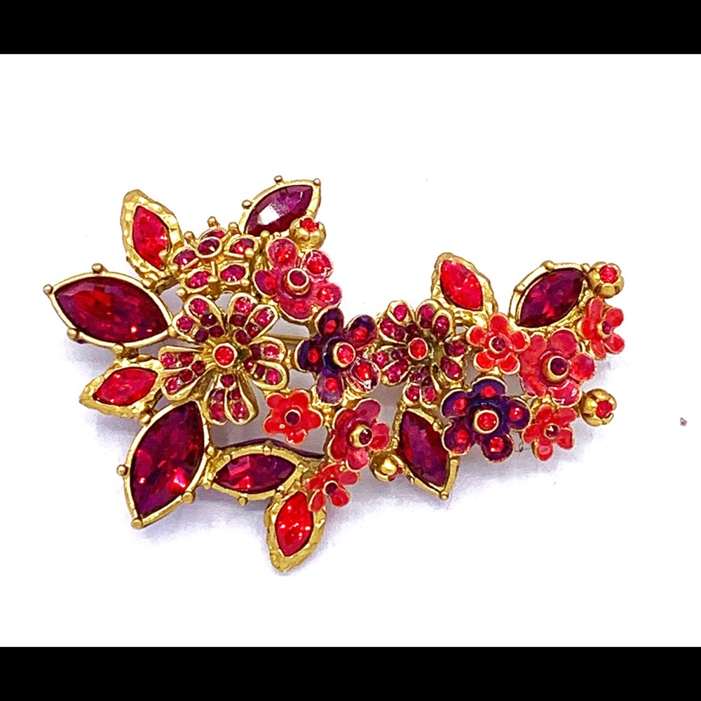 Beautiful bejeweled Jay Strongwater brooch
